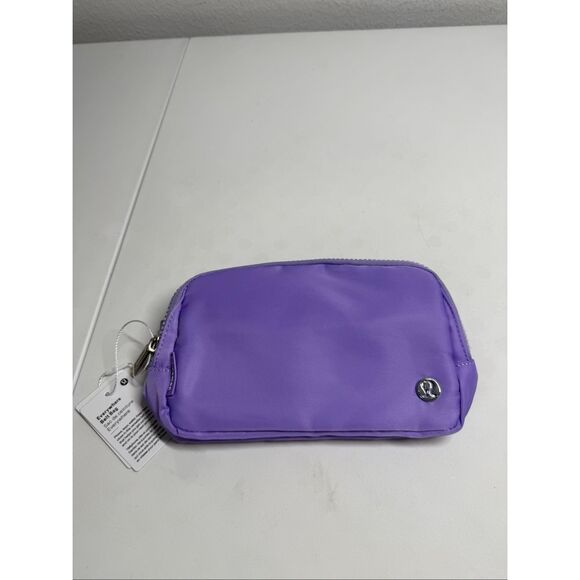 NWT LULULEMON EVERYWHERE BELT BAG  Blue Pas hell /PURPLE/LAVENDER 1 L - Picture 1 of 11